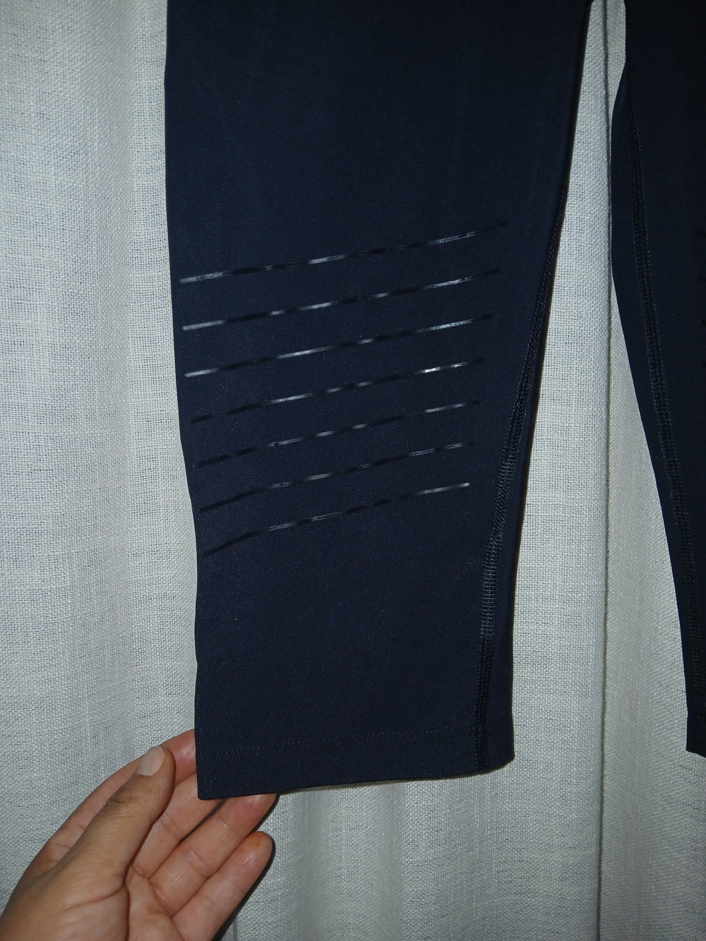 On Running Black Women's Trail Tights - Picture 4 of 6